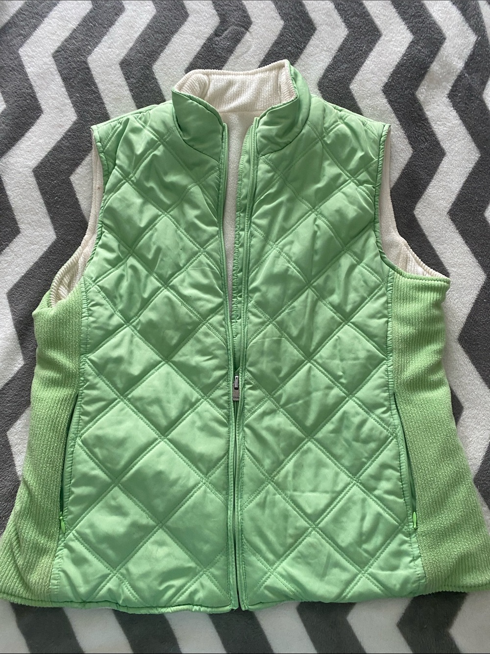Izod Quilted Vest in Light Green